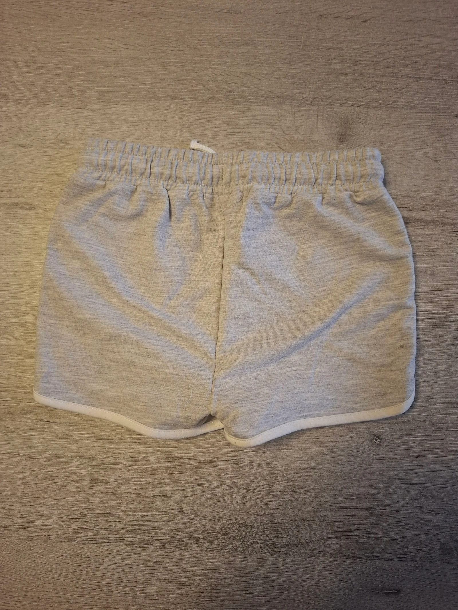 🌷F3-47🌷Grijze melange sportshort PRIMARK CARE – Maat 6/7 jaar (122 cm) | Absolute comfort & casual stijl🌷 – photo 4